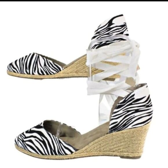 BRAND NEW RIALTO COACHELLA ESPADRILLE CLOSE-TOED SHOE - Picture 13 of 16